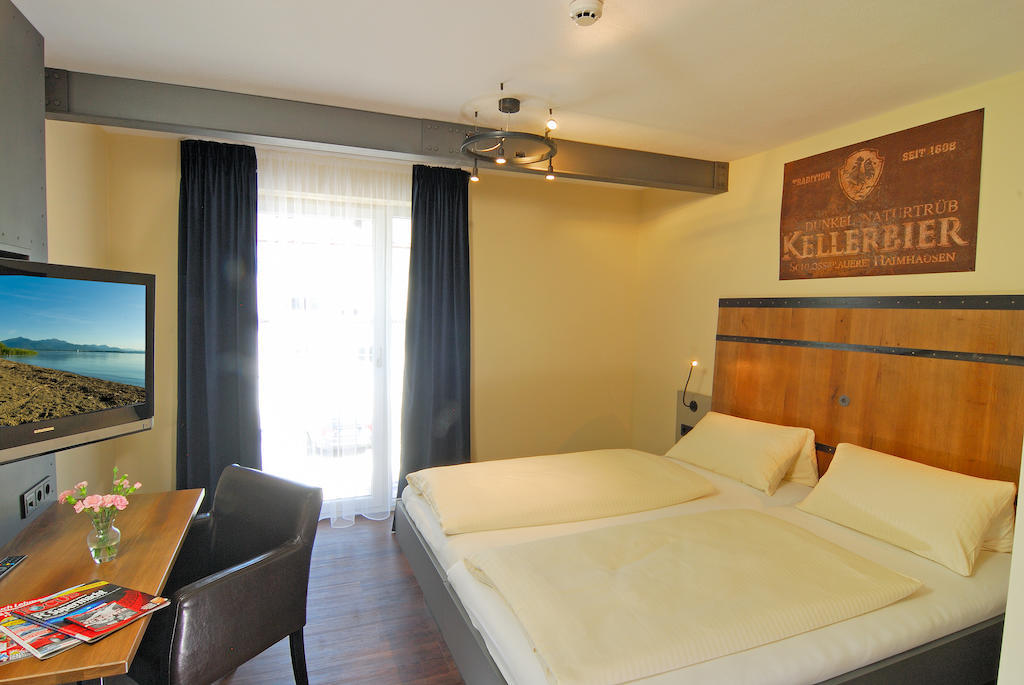 Brauerei Gasthaus Lohhof Im Muenchner Norden, Direkt An Der S1, Naehe Vom Flughafen, Zentrum, A92, Allianz Arena, Ruderregatta Und Schiessanlage G- Hochbrueck Entfernt, Internationale Kueche Unterschleissheim Room photo